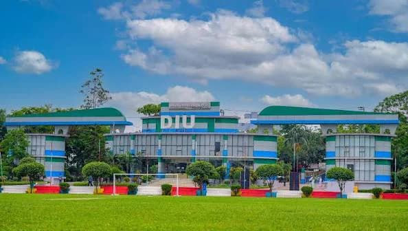 Daffodil International University campus